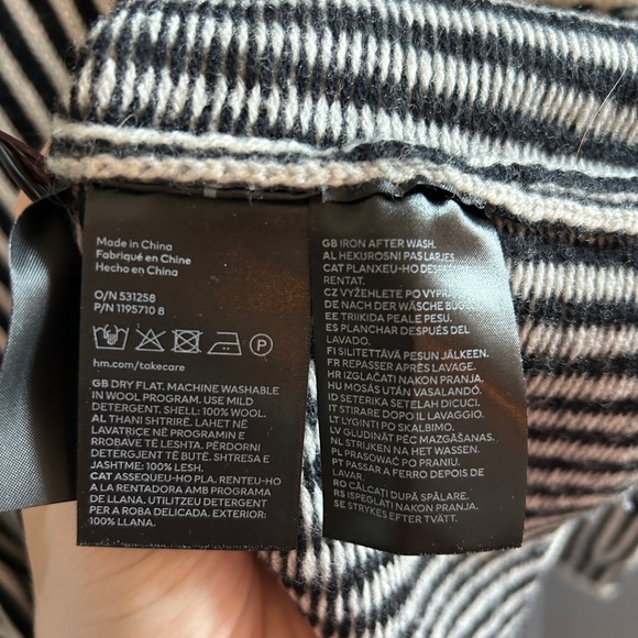 100% Wool Striped Loose Turtleneck Thick Sweater - Picture 5 of 5